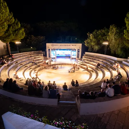 Th - Marina Village オストゥーニ